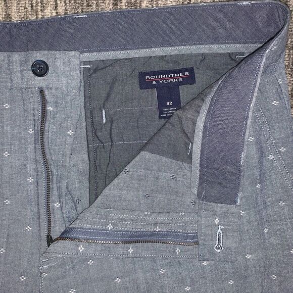 New Roundtree & Yorke Casuals Men's Shorts 42 Blue Flat Front Pattern 9” Inseam - Picture 2 of 7
